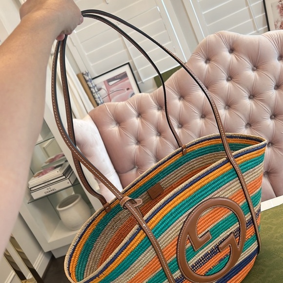 NWT AUTHENTIC GUCCI TOTE BAG WITH ROUND INTERLOCKING G - Picture 9 of 17